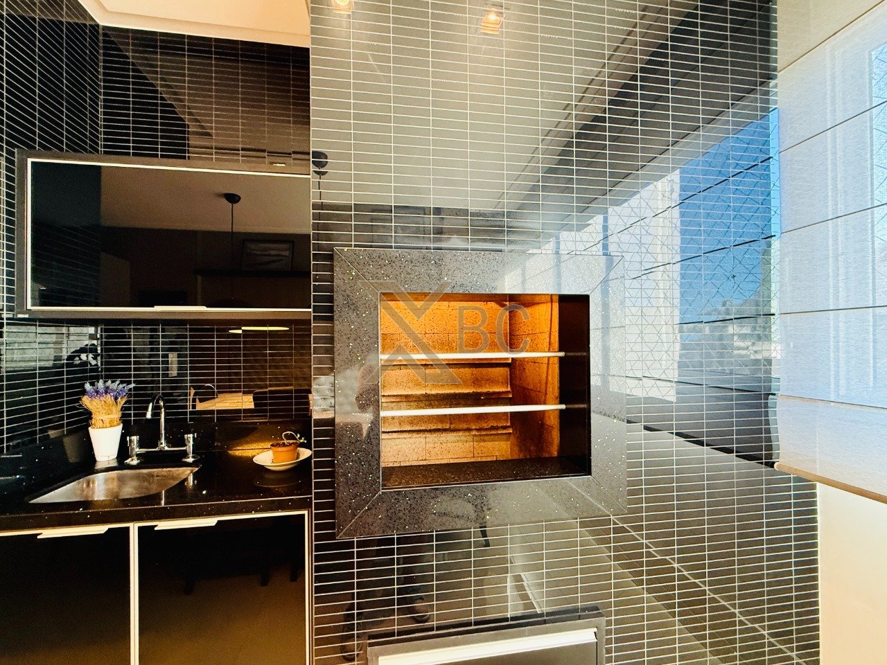 Apartamento Mobiliado pronto pra morar com lazer e rua reta ao mar
