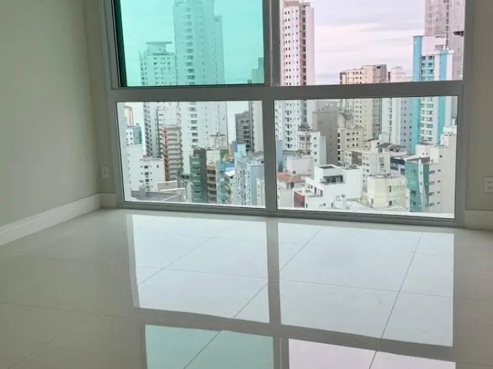 Phoenix - Apartamento com 3 Suítes à Venda no Centro de Balneário Camboriú
