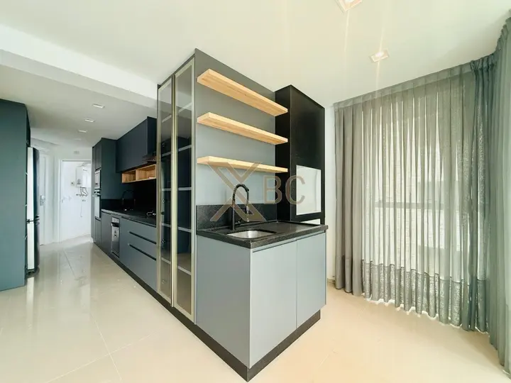 Apartamento vista mar à 50m da praia, no Edifício Villa Splendore em Balneário Camboriú!