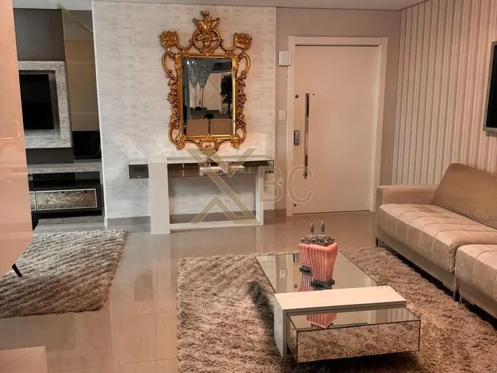 Apartamento no Sea's Tower em Meia Praia, Itapema