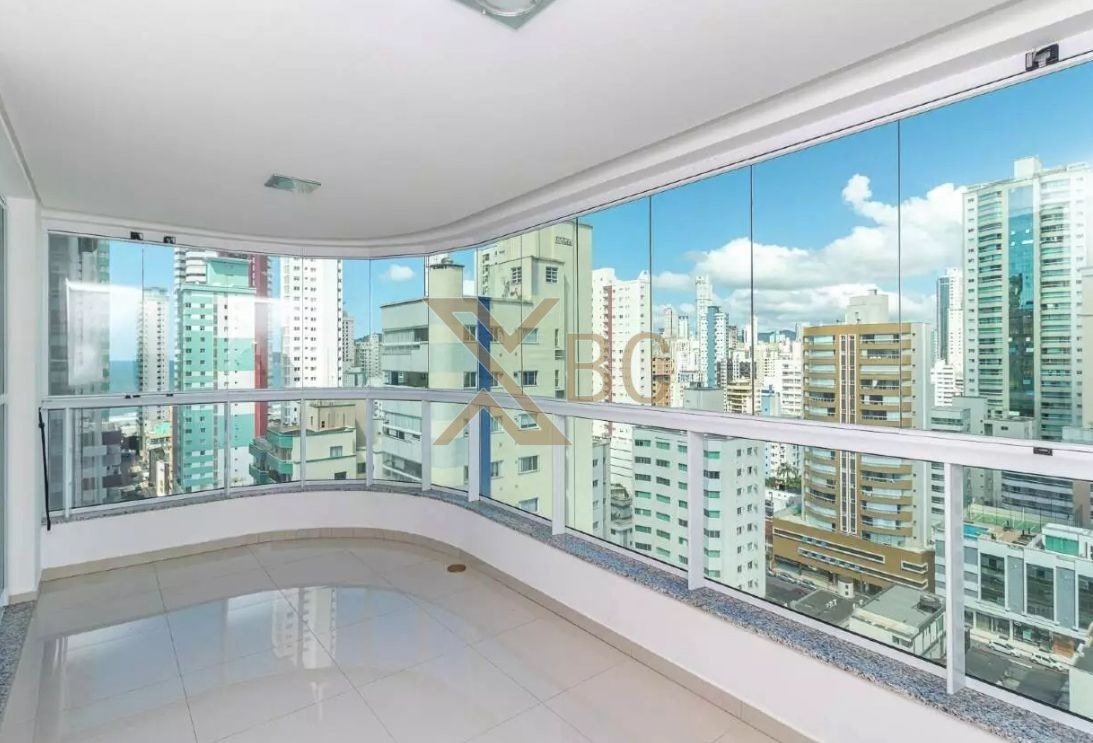 Apartamento no Edifício Dom Pablo no Centro de Balneário Camboriú