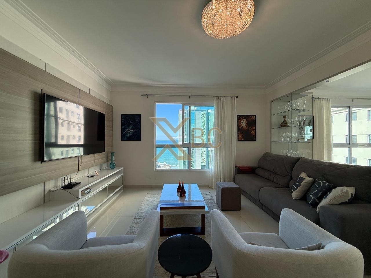 Central Tower - Apartamento com vista para o mar em Meia Praia, Itapema