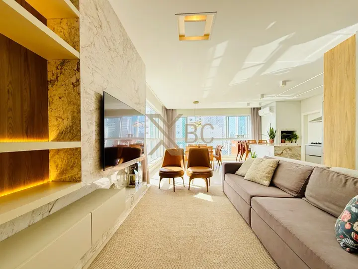 Excelente Apartamento no Edifício Barcelona Garden no Centro de Balneário Camboriú