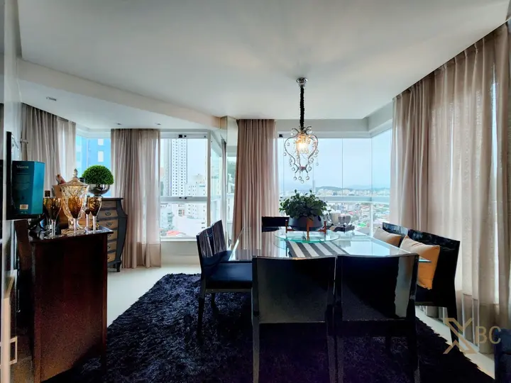 Opera Plaza - Apartamento mobiliado à venda no Centro de Balneário Camboriú