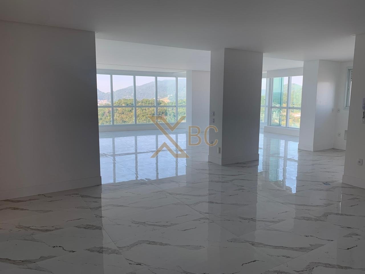 Edifício Marina Beach Tower - Apartamento de Alto Padrão em Balneário Camboriú