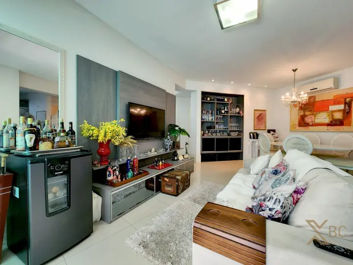 Edifício Grand Royale | Apartamento Mobiliado com 3 Suítes na Barra Sul