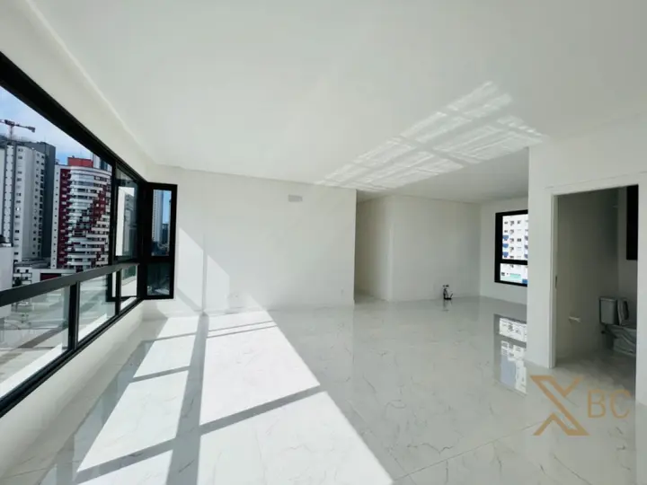 Porto Rotterdam Residence - Apartamento com 3 Suítes à Venda no Centro de Balneário Camboriú