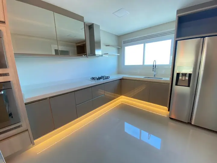 Apartamento Mobiliado à Venda no Magnifique Tower - Centro-Sul de Balneário Camboriú