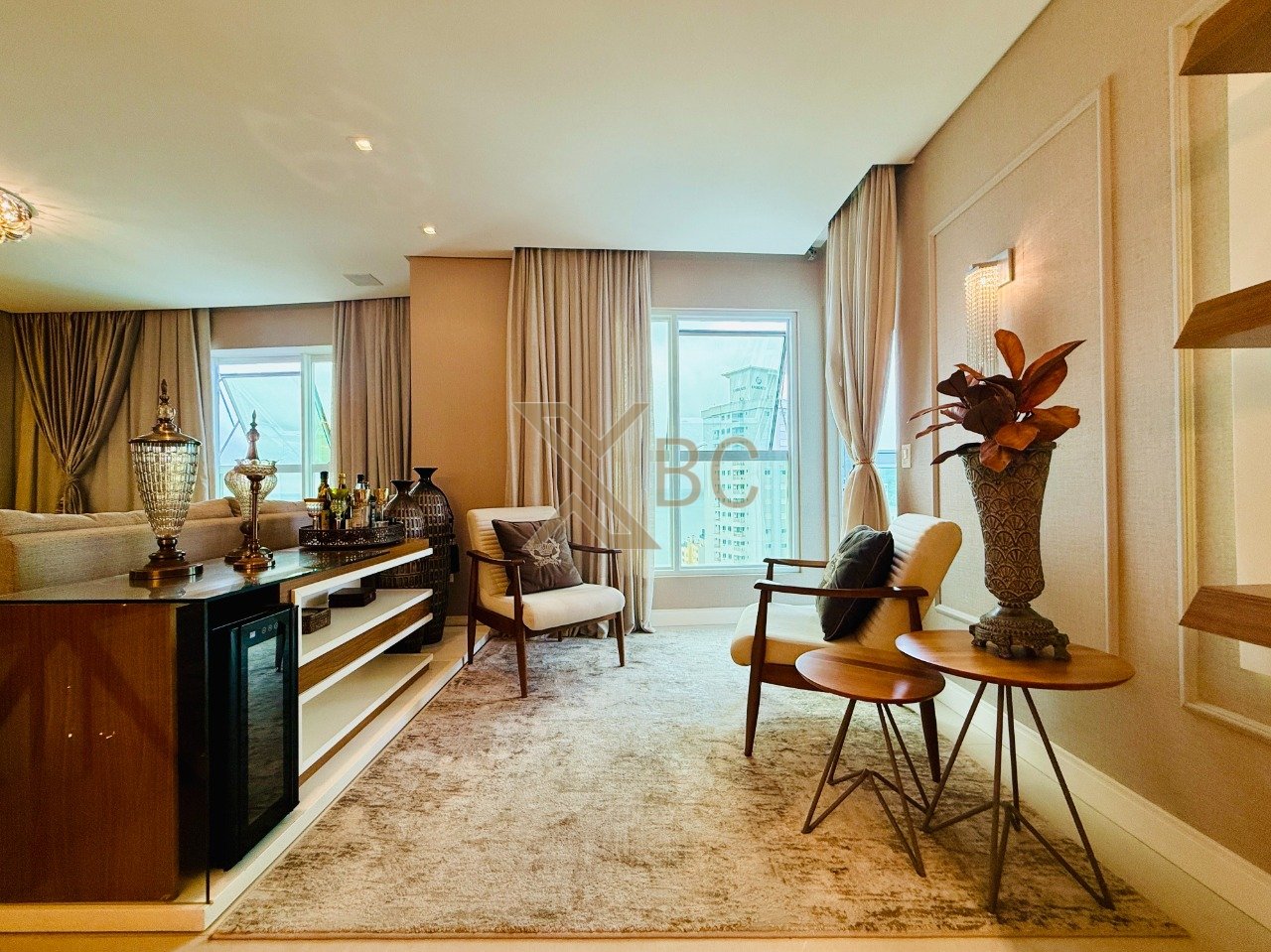 Excelente Apartamento à Venda no Edifício Four Seasons | Centro de Balneário Camboriú