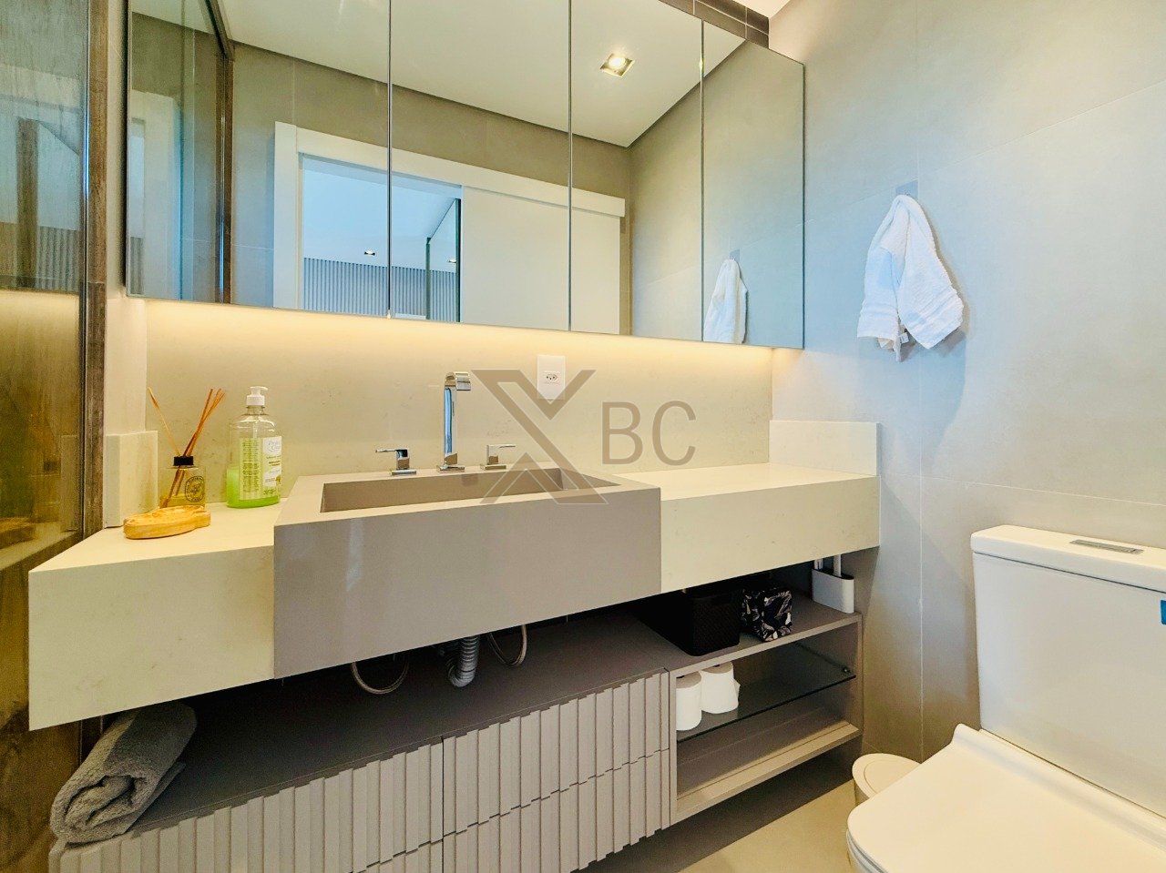 Apartamento 2 dormitórios em Praia Brava de Itajaí Itajaí