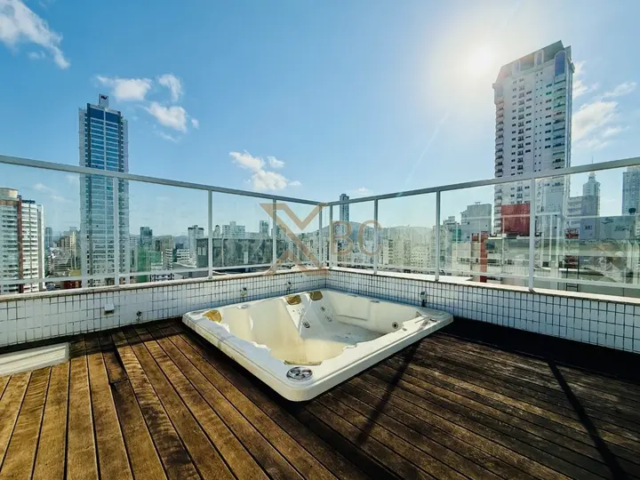 Cobertura Triplex à Venda no Edifício Villagio de Veneza em Balneário Camboriú