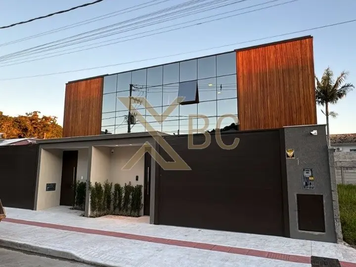 Casa à Venda no Bairro Barra em Balneário Camboriú