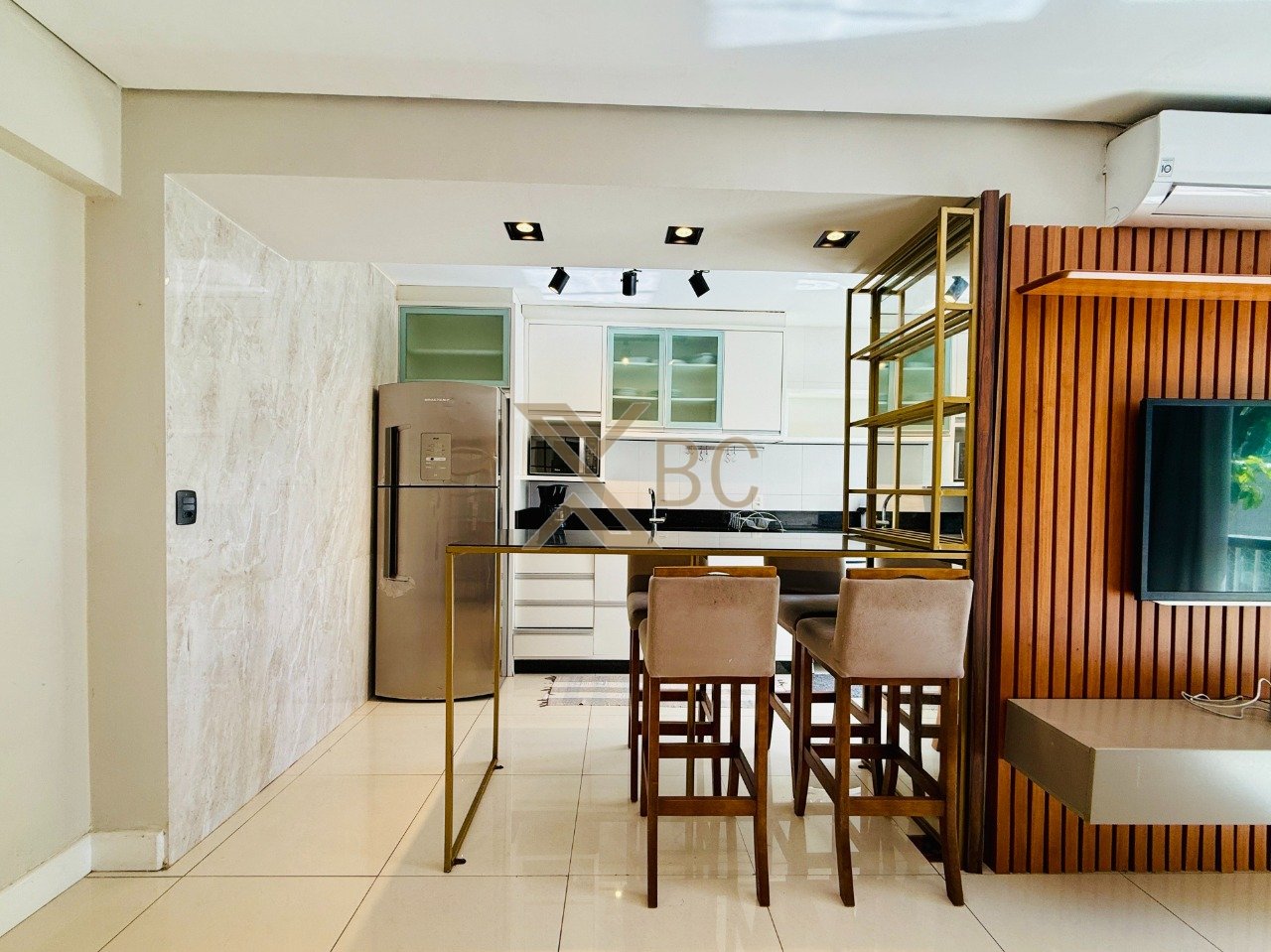 Apartamento Edifício Santos Dumont na Barra Sul de Balneário Camboriú