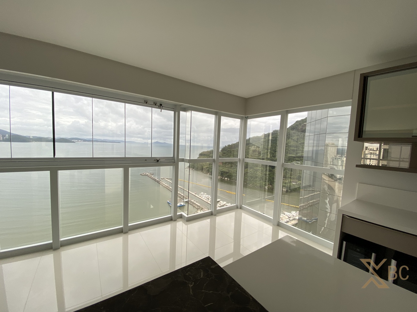 Apartamento Frente Mar à Venda no Ibiza Towers - Barra Sul | Balneário Camboriú/SC