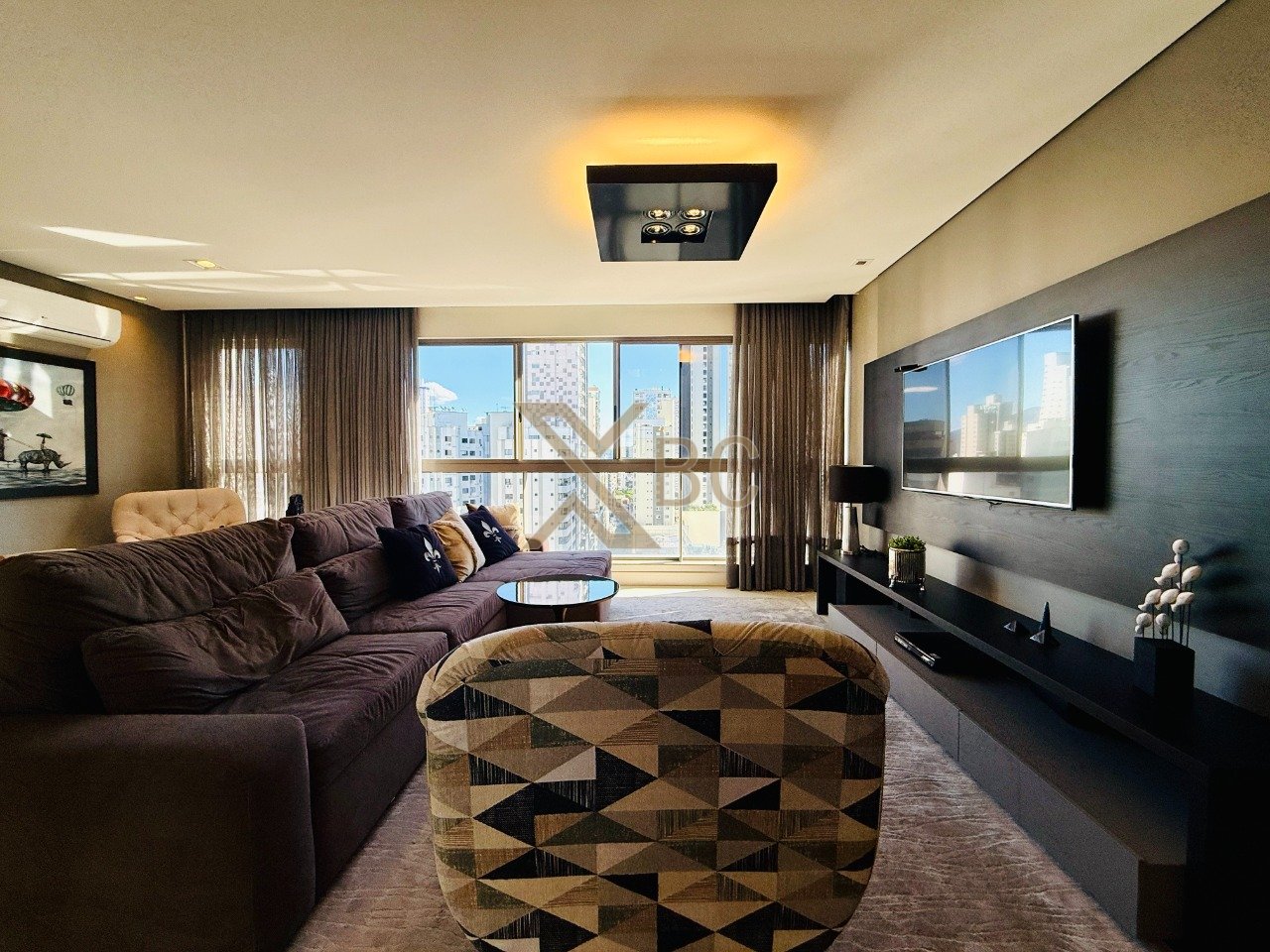 Privilege Residence Embraed - Apartamento quadra mar com 3 suítes e 3 vagas no Centro de Balneário Camboriú