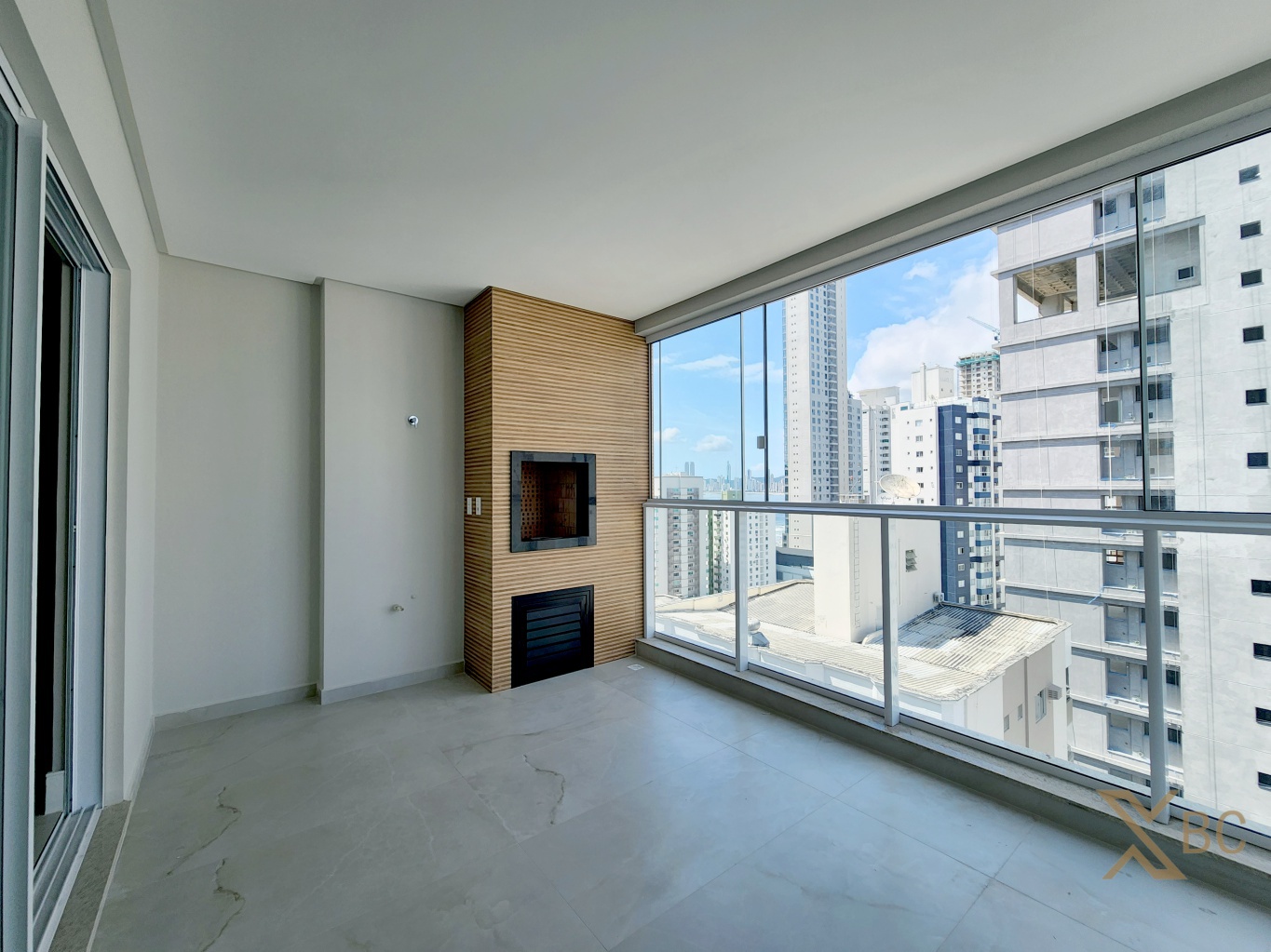 Apartamento Alto Padrão à Venda no Pontal Di Vitta - Barra Norte de Balneário Camboriú