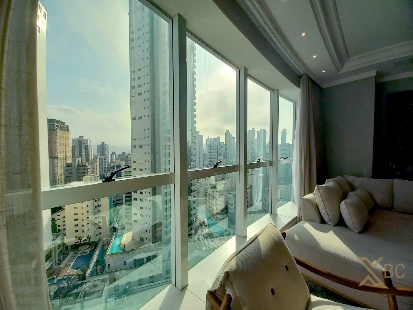 Apartamento Alto Padrão à Venda no Edifício Alexandria - Centro de Balneário Camboriú
