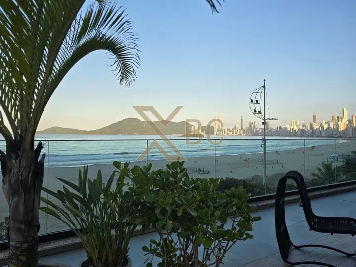 Edifício Scheidemantel - Apartamento com 2 dormitórios na Avenida Atlântica em Balneário Camboriú