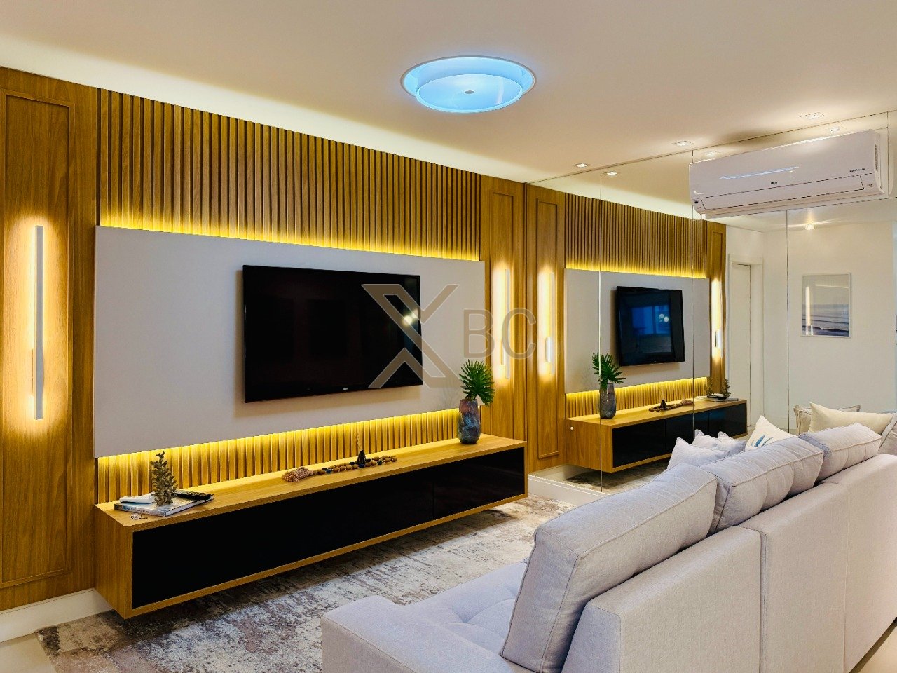 Excelente Apartamento no Edifício Villa di Mare em Balneário Camboriú
