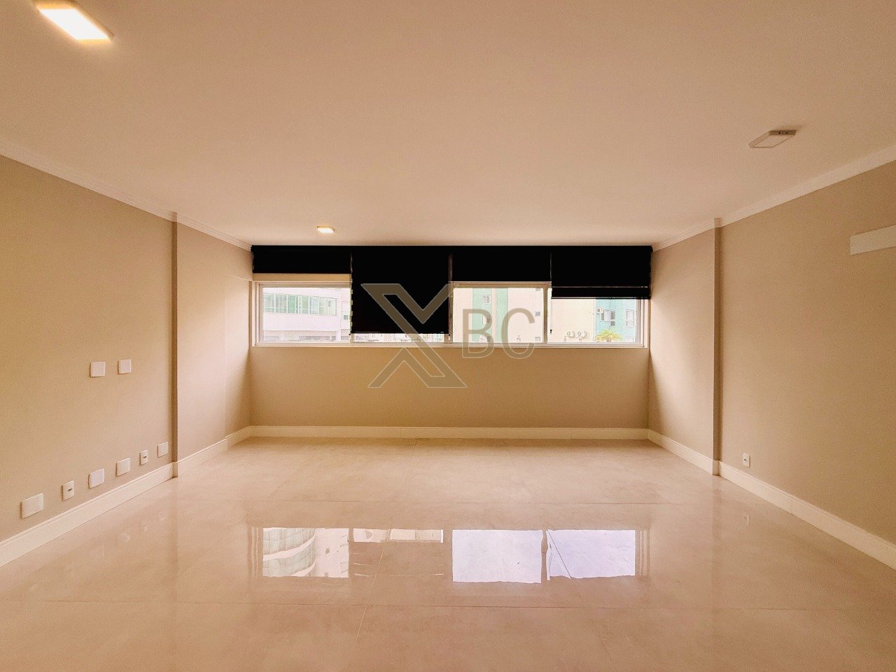 Edifício Pablo Neruda - Apartamento com 3 dormitórios na Avenida Brasil, Balneário Camboriú