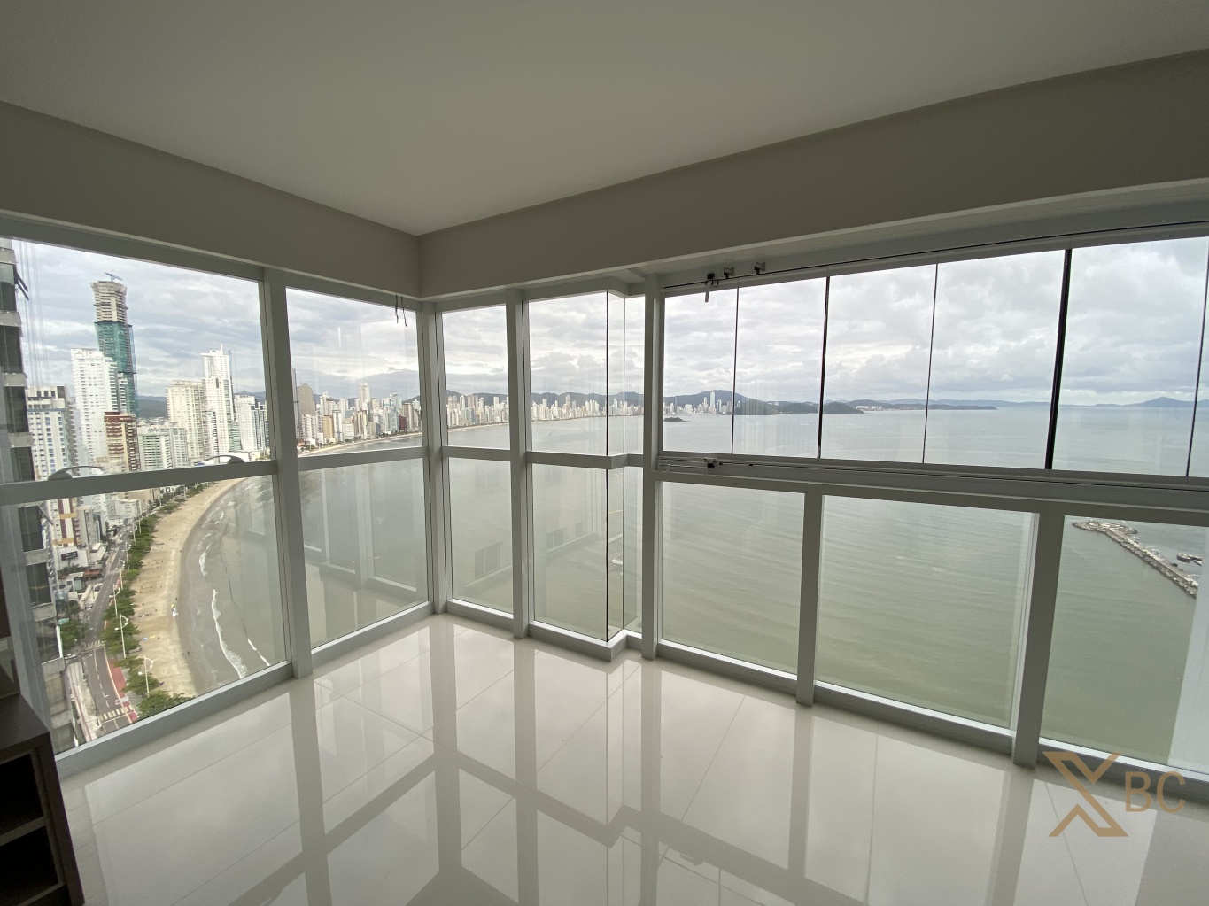 Apartamento Frente Mar à Venda no Ibiza Towers - Barra Sul | Balneário Camboriú/SC